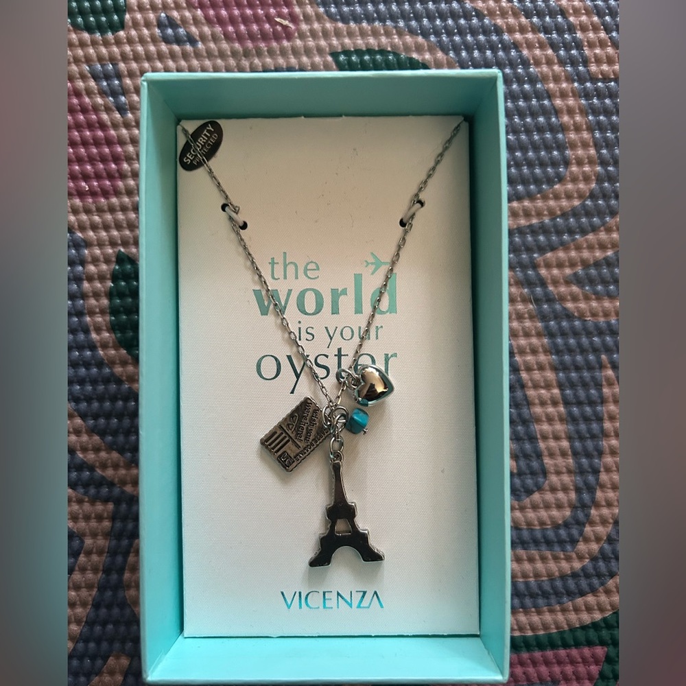 DEBENHAMS VICENZA Eiffel Tower Charm Necklace